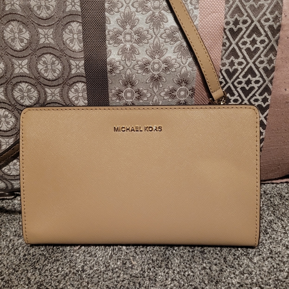 Michael Kors Crossbody Bag
